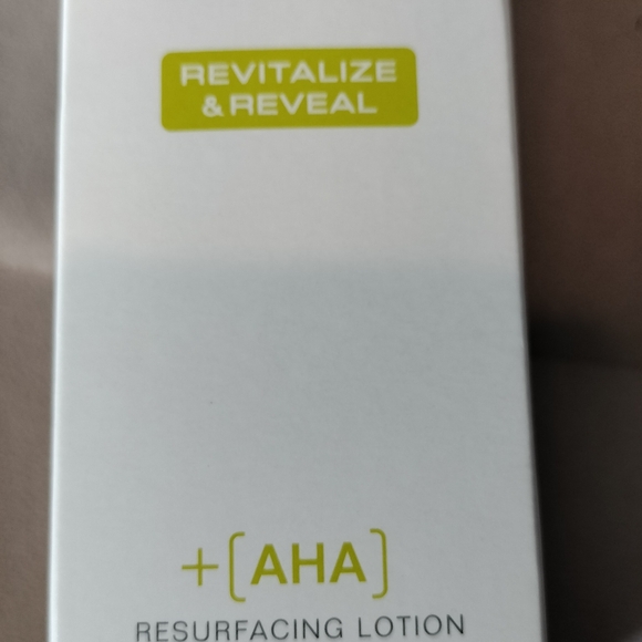 Avon Isa Knox Anew Clinical Revitalize & Reveal Resurfacing Body Lotion - Picture 3 of 4